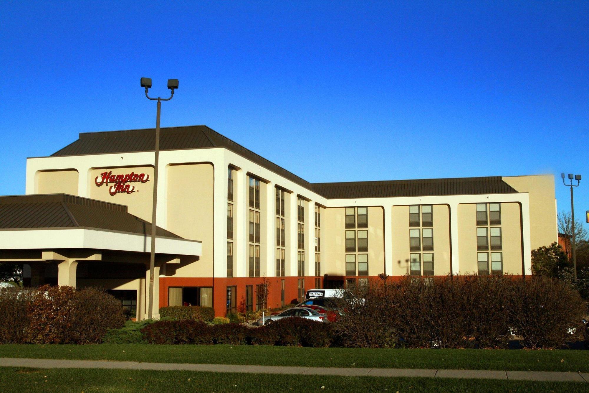 Hampton Inn Des Moines-Airport Экстерьер фото